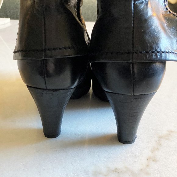 New! Blondo Canada tall black leather boots, waterproof, platform heels, buckles - Picture 8 of 9